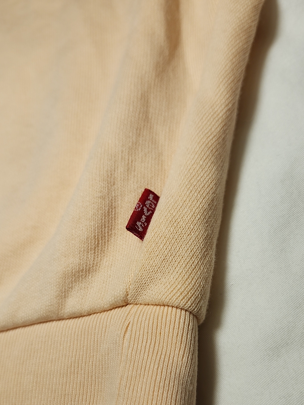 NWT Levi's Cropped Graphic Logo Sweatshirt Peach Puree Suze XL - Picture 3 of 14